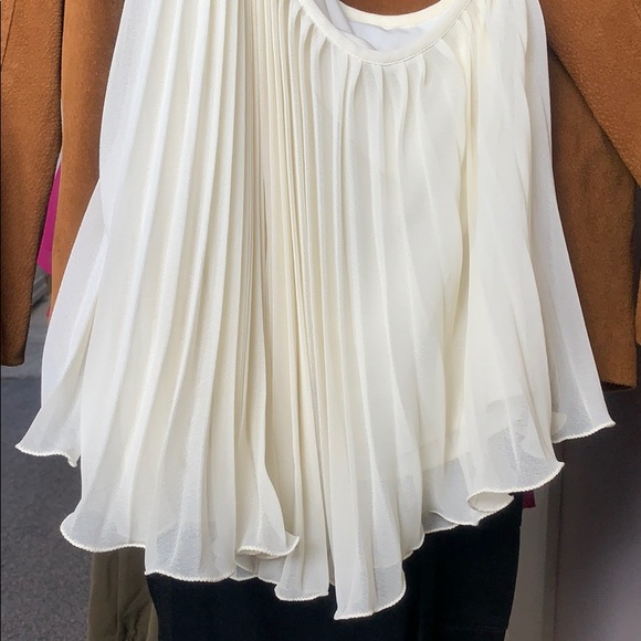 Top - Picture 2 of 4